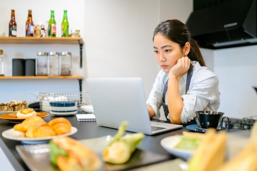 EXPERTOS ENTREGAN CONSEJOS PARA QUE LAS PYMES LLEGUEN EN BUENAS CONDICIONES A FIN DE AÑO